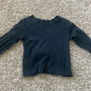 Brandy Melville lettuce trim long sleeve top (slightly cropped)